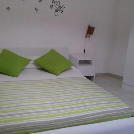 I Faraglioni Apartment *